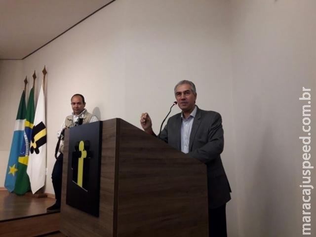 Vereadores participam de seminário sobre temas ligados ao legislativo Vereadores participam de seminário sobre temas ligados ao legislativo