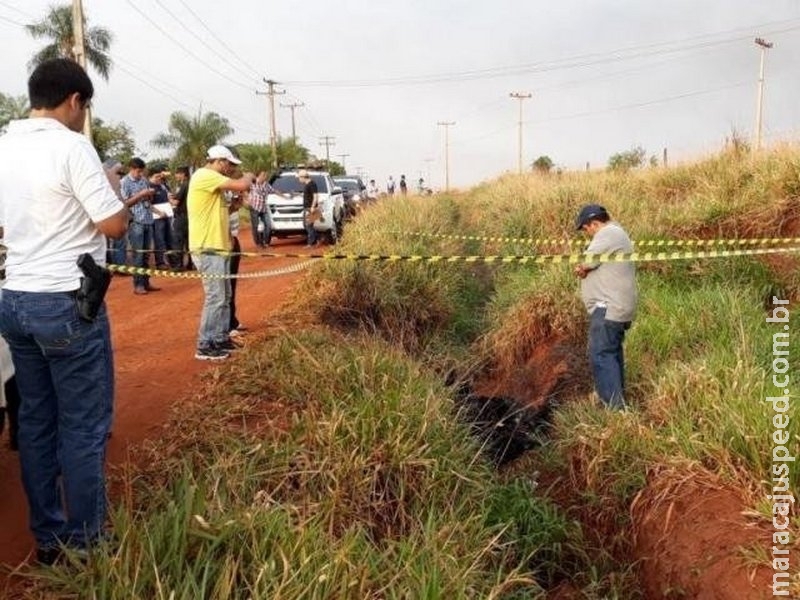 Cadáver carbonizado com pneus é encontrado perto da fronteira com MS