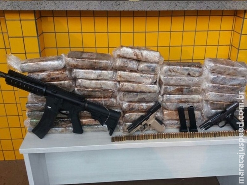 Casal é preso transportando drogas e até fuzil na BR-364