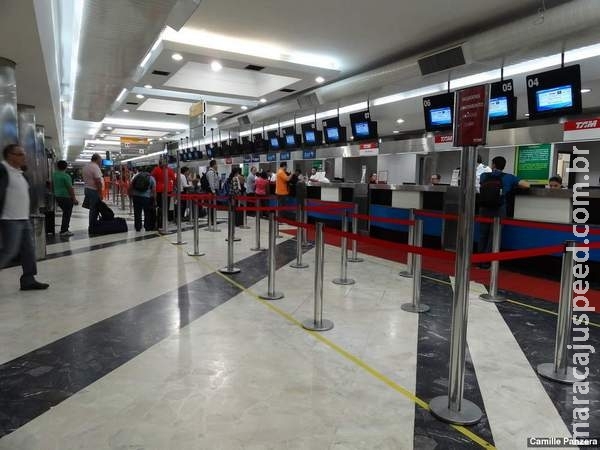 Com 8 voos programados, aeroporto opera sem restrições neste sábado Com 8 voos programados, aeroporto opera sem restrições neste sábado