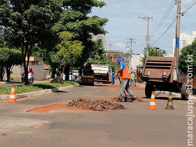 Contrato acaba e licitação classifica 17 para tapa-buraco em Campo Grande Contrato acaba e licitação classifica 17 para tapa-buraco em Campo Grande