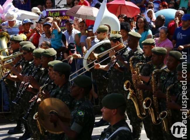 Desfile da Independência reúne 15 mil debaixo de sol forte em Campo Grande