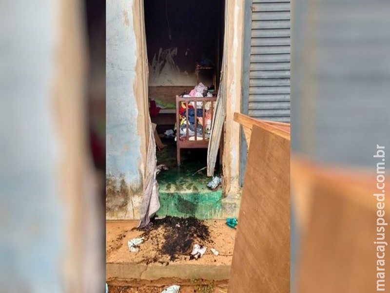  Jovem é presa suspeita de pôr fogo em casa com os 3 filhos dentro para 