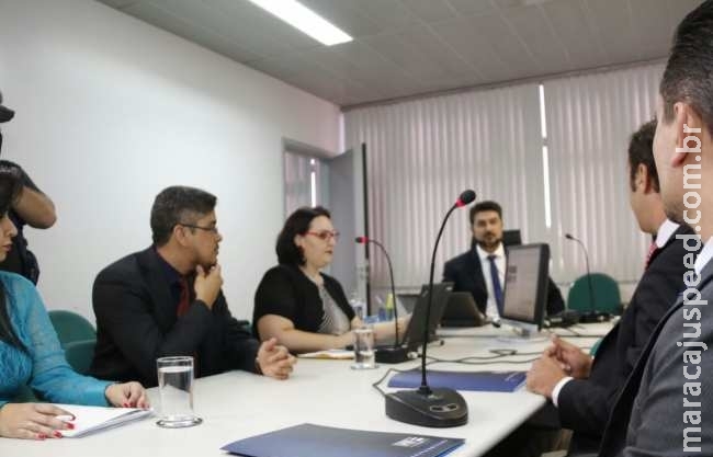 Mãe de Wesner acompanha 1ª audiência do caso e cobra justiça