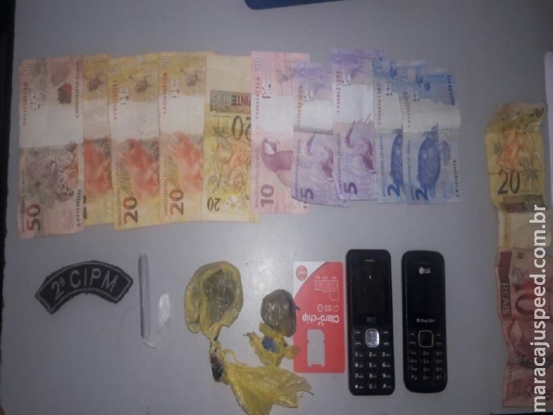 Maracaju: Polícia Militar prende traficante em flagrante com trouxinhas de Maconha e Cocaína Maracaju: Polícia Militar prende traficante em flagrante com trouxinhas de Maconha e Cocaína