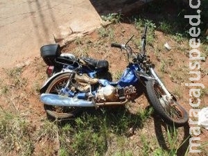 Motociclista invade preferencial e morre ao colidir em carreta Motociclista invade preferencial e morre ao colidir em carreta