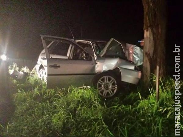 Motorista perde controle, bate em árvore e morre em rodovia Motorista perde controle, bate em árvore e morre em rodovia