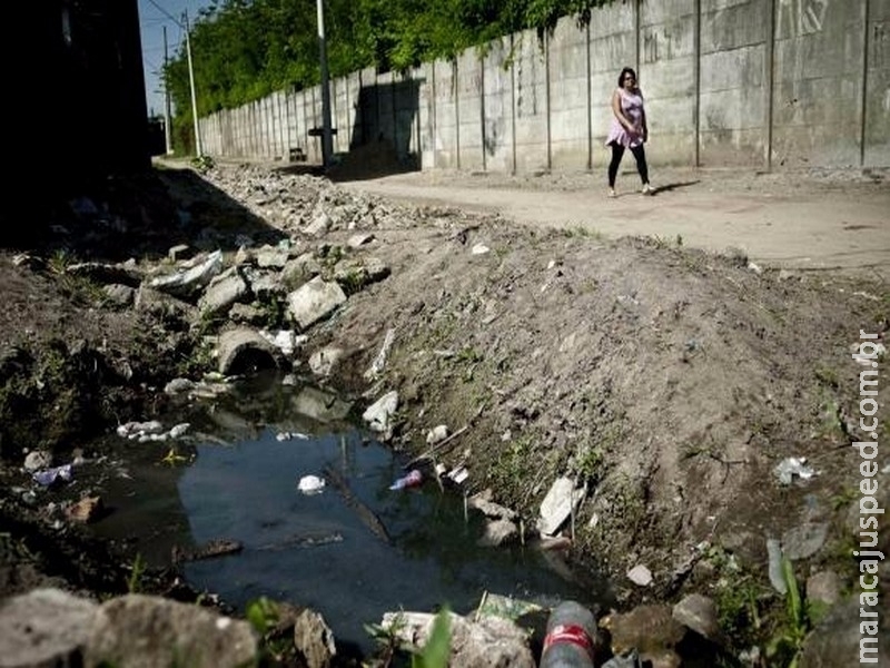 No Brasil, 45% da população ainda não têm acesso a serviço adequado de esgoto No Brasil, 45% da população ainda não têm acesso a serviço adequado de esgoto