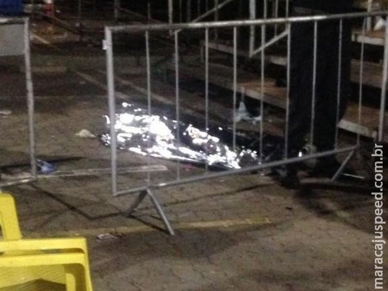 Polícia "caça" na internet testemunhas de assassinato de pedreiro em show