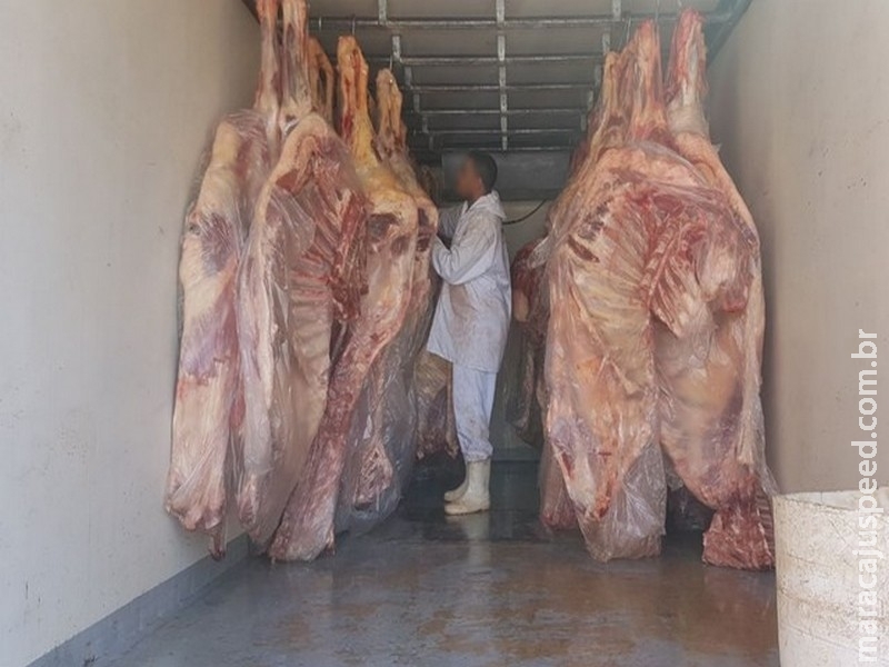  Polícia prende suspeito de fazer caminhoneiro e família reféns para roubar carga de carne