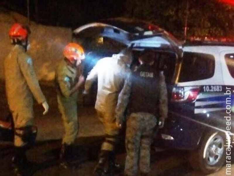 Policial de folga reage a assalto e atinge bandidos na perna e nádegas