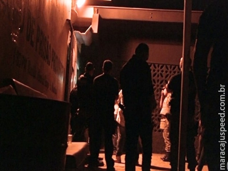 Rebelião em presídio deixa agente prisional e 2 detentos mortos