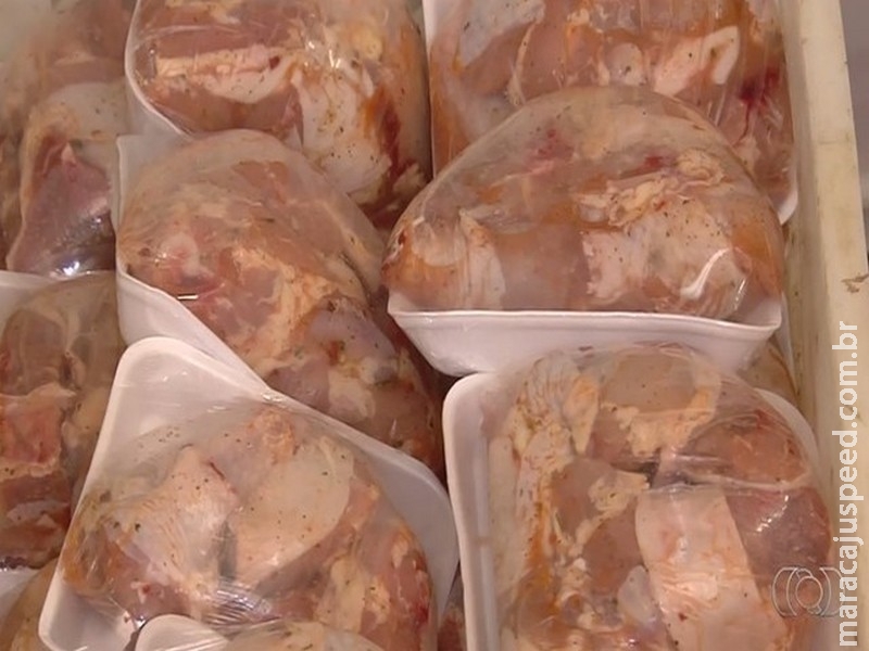 Supermercado é interditado e tem 800 kg de alimentos impróprios para consumo apreendidos