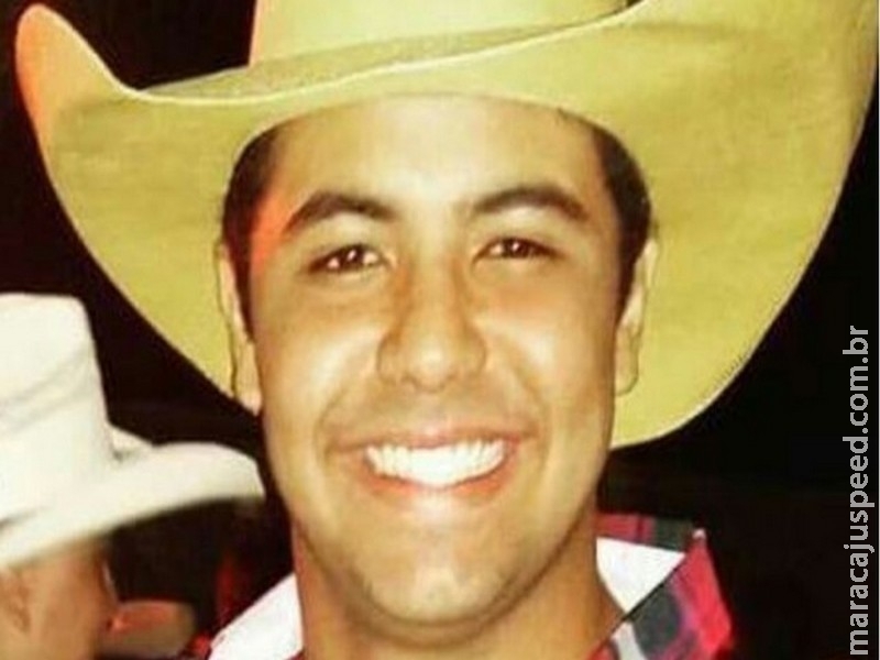 Universitário morre após cair em máquina para preparar ração