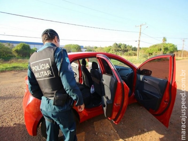 Veículo encontrado abandonado pode ter sido usado em roubo a caixa eletrônico