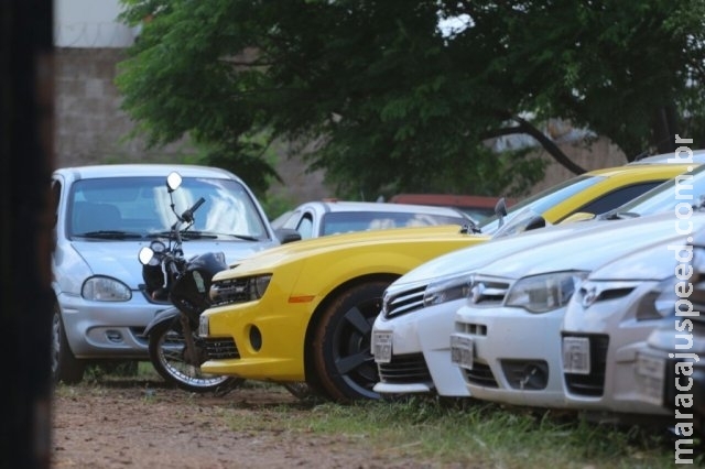 Ação envolve 17 delegacias, prende 19 e apreende Camaro amarelo e 2 BMW Ação envolve 17 delegacias, prende 19 e apreende Camaro amarelo e 2 BMW
