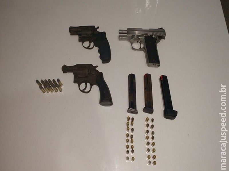 Agentes penitenciários apreendem três armas de fogo dentro de presídio