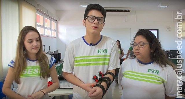 Alunos do ensino médio de Corumbá criam bengala eletrônica para deficientes