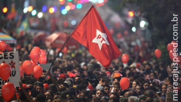 Aos gritos de ‘fora Temer’, PT abre evento de filiação em Campo Grande Aos gritos de ‘fora Temer’, PT abre evento de filiação em Campo Grande