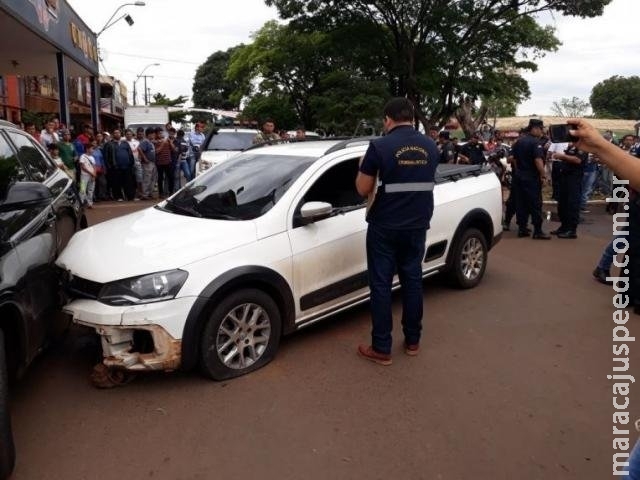 Após perseguição, dois homens são executados a tiros de fuzil 7,62 Após perseguição, dois homens são executados a tiros de fuzil 7,62