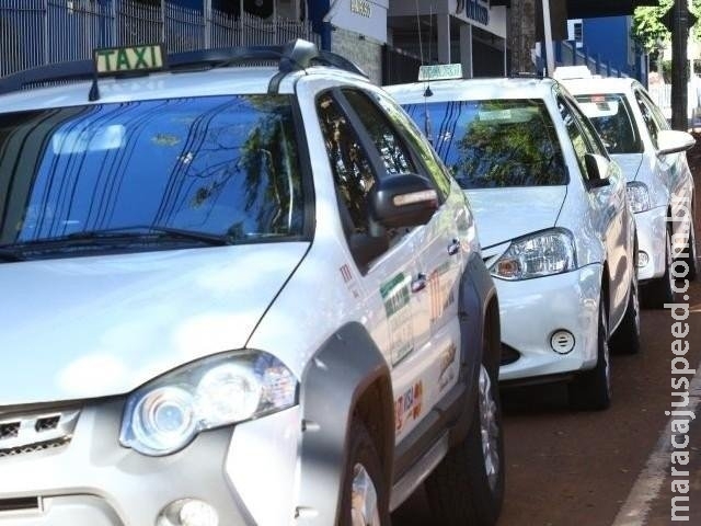 CPI do Táxi vê irregularidades, mas relatório final é adiado para 2018 CPI do Táxi vê irregularidades, mas relatório final é adiado para 2018