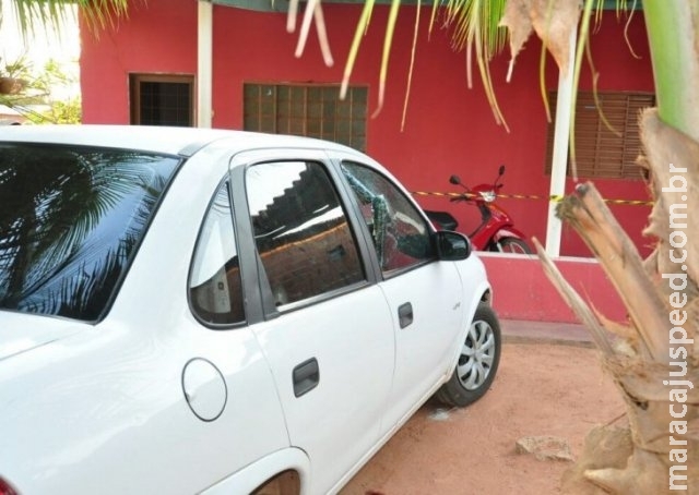 Detento deixa presídio e é executado a tiros dentro de carro