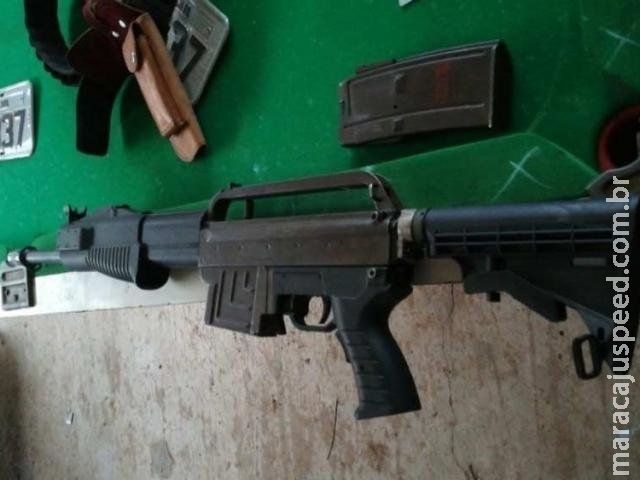 Dois brasileiros e dois paraguaios são presos com armas e carros roubados
