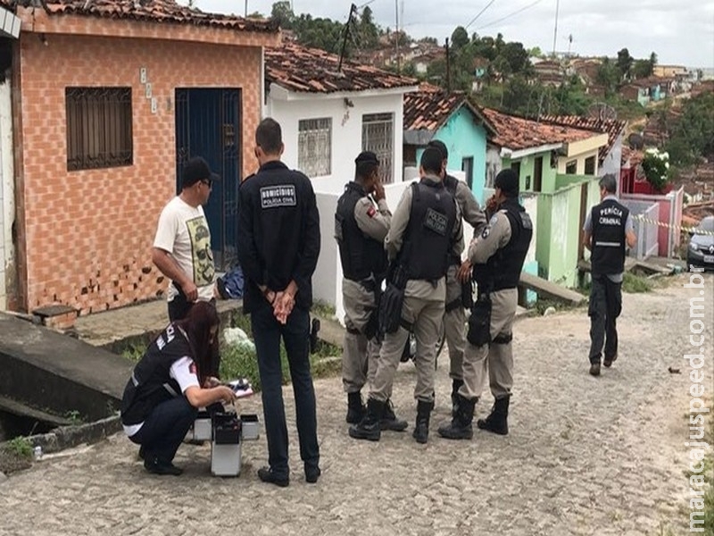 Homem é morto na porta de casa ao sair para trabalhar