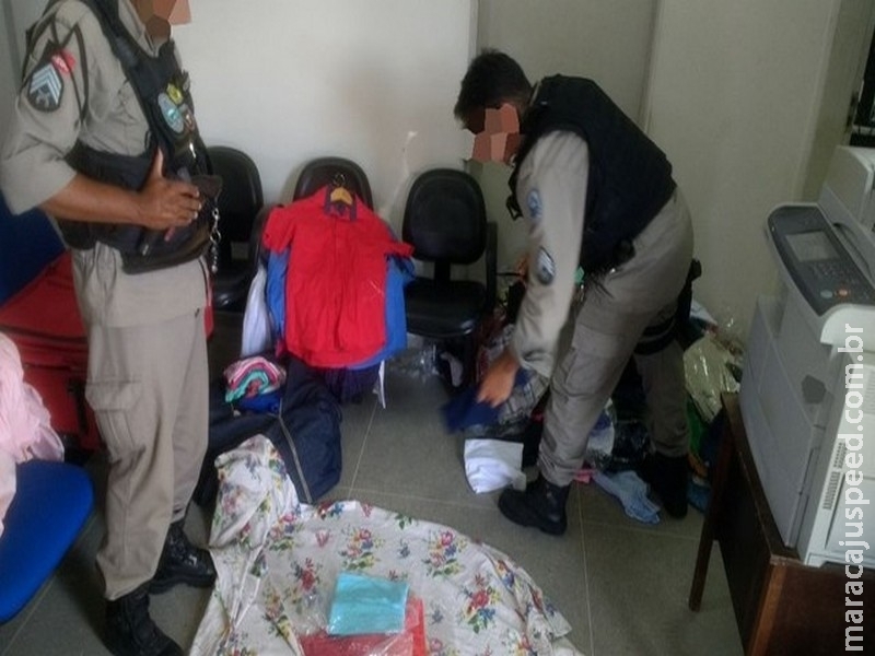 Homem é preso com mais de 200 peças de roupa roubadas