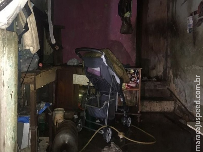 Incêndio atinge quarto de imóvel