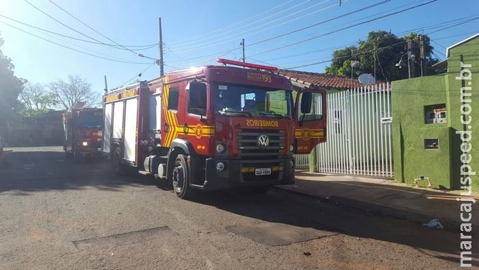 Incêndio danifica cômodos em vila de quitinetes no Monte Castelo