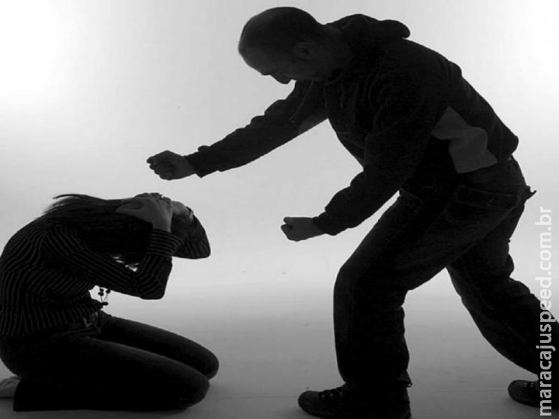 Maracaju: Homem transtornado tenta esfaquear mãe e irmão, em posse de duas facas e acaba preso em flagrante pela Polícia Militar Maracaju: Homem transtornado tenta esfaquear mãe e irmão, em posse de duas facas e acaba preso em flagrante pela Polícia Militar