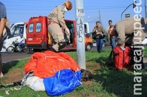 Paraquedista da Base Aérea cai sobre BMW no meio da Via Morena