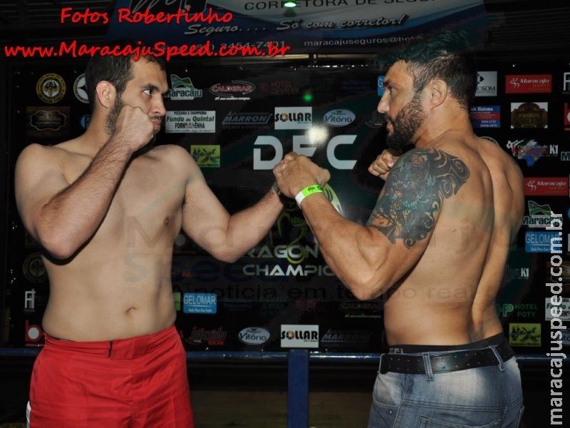 Pesagem dos lutadores de MMA movimentou lutadores na noite de ontem em Maracaju Pesagem dos lutadores de MMA movimentou lutadores na noite de ontem em Maracaju