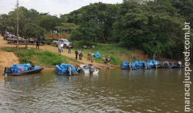 Sete lanchas são apreendidas com 125 mil maços de cigarro no rio Paraná