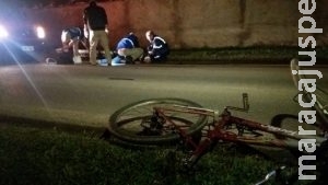 Travesti e mais quatro cercam ciclista e o agridem durante a madrugada