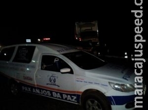 Vendedor de redes morre após bater carro de frente com caminhão-baú