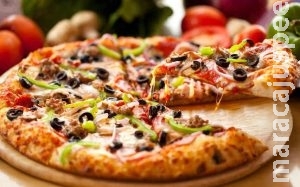 Vestido de mulher, ladrão assalta entregador de pizza