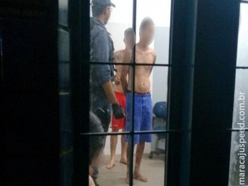 Vizinhos chamam menino de 6 anos para assistir filme, abusam dele e são presos