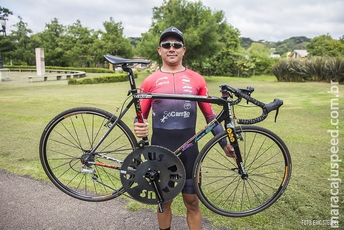 A 202 km/h, brasileiro registra recorde mundial de velocidade em bicicleta A 202 km/h, brasileiro registra recorde mundial de velocidade em bicicleta