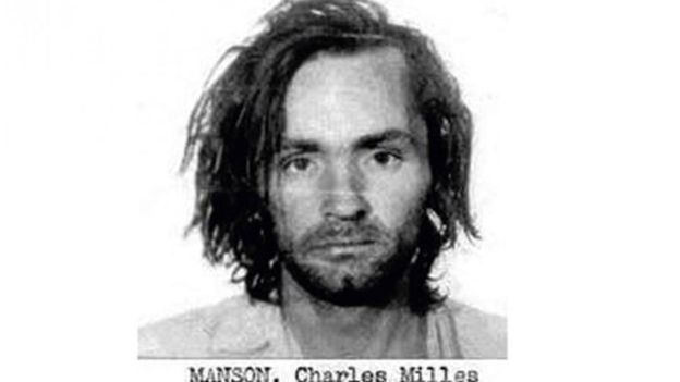 Aos 83 anos, serial killer Charles Manson morre na Califórnia Aos 83 anos, serial killer Charles Manson morre na Califórnia