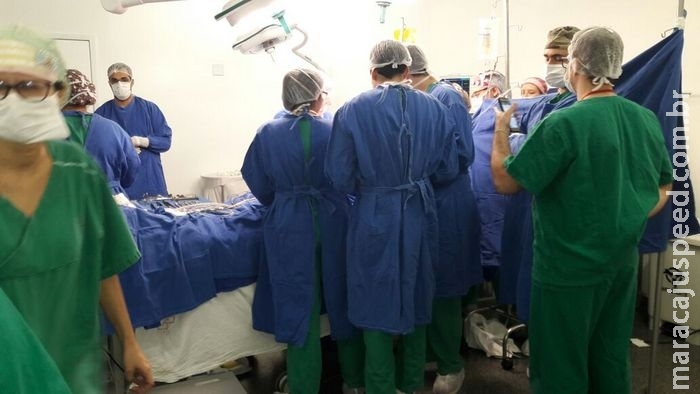 Após 3h de cirurgia, órgãos de jovem atropelado são transportados para SP Após 3h de cirurgia, órgãos de jovem atropelado são transportados para SP