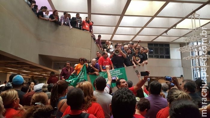 Após derrota, Fórum de Servidores vai judicializar a reforma da previdência Após derrota, Fórum de Servidores vai judicializar a reforma da previdência