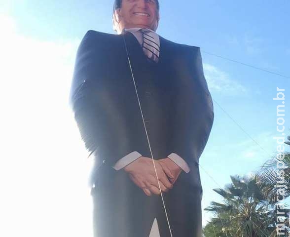 Bolsonaro de 12 metros será colocado nos altos da Afonso Pena Bolsonaro de 12 metros será colocado nos altos da Afonso Pena