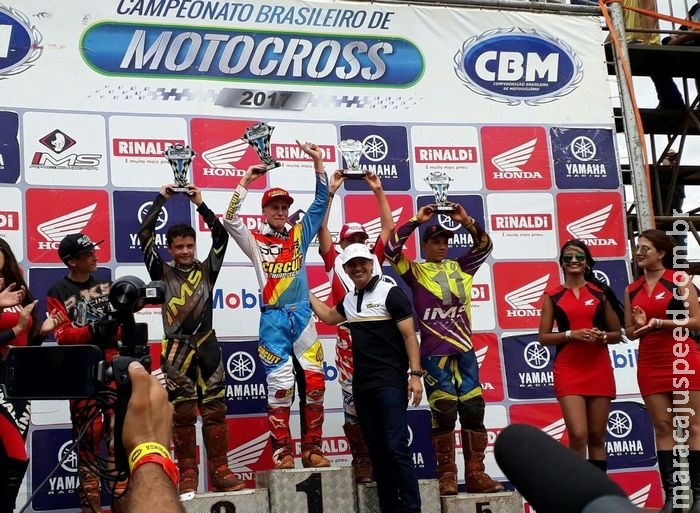 Brasileiro de Motocross leva mais de 15 mil pessoas ao autódromo da Capital Brasileiro de Motocross leva mais de 15 mil pessoas ao autódromo da Capital