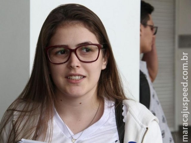 Candidatos acham redação "tranquila" e focam no desafio da 2º fase Candidatos acham redação "tranquila" e focam no desafio da 2º fase