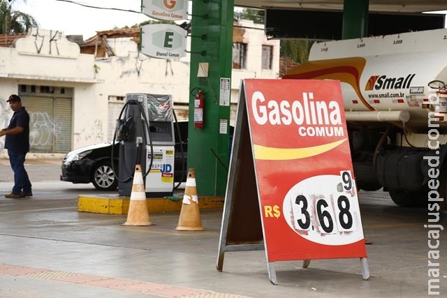 Gasolina aumenta nas refinarias, mas ainda pode ser encontrada a R$ 3,68