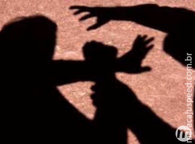 Inquilinos se recusam a sair de casa e agridem proprietária a pauladas 