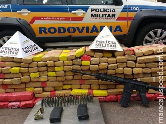 Jovem que saiu de MS é detido em MG com drogas, fuzil e munições Jovem que saiu de MS é detido em MG com drogas, fuzil e munições