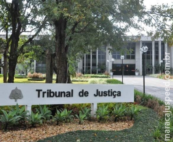 Justiça manda plano de saúde pagar cirurgia para retirar seios de transexual Justiça manda plano de saúde pagar cirurgia para retirar seios de transexual